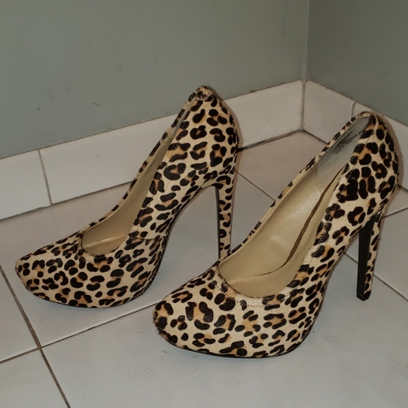 Kelsi Dagger Leopard fur stiletto heels - Picture 2 of 5
